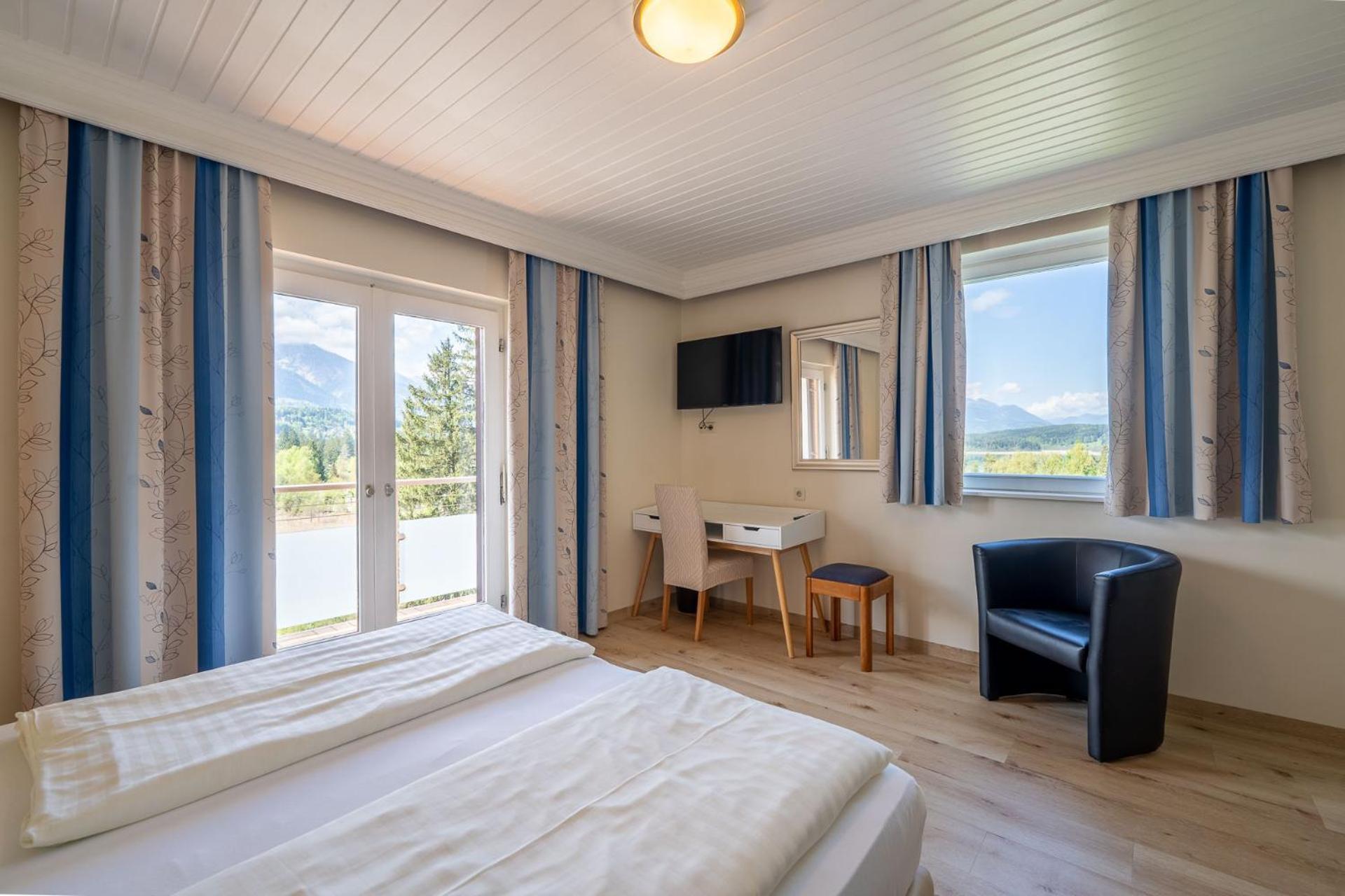 Vitalhotel Sonnblick วิลลาค ภายนอก รูปภาพ