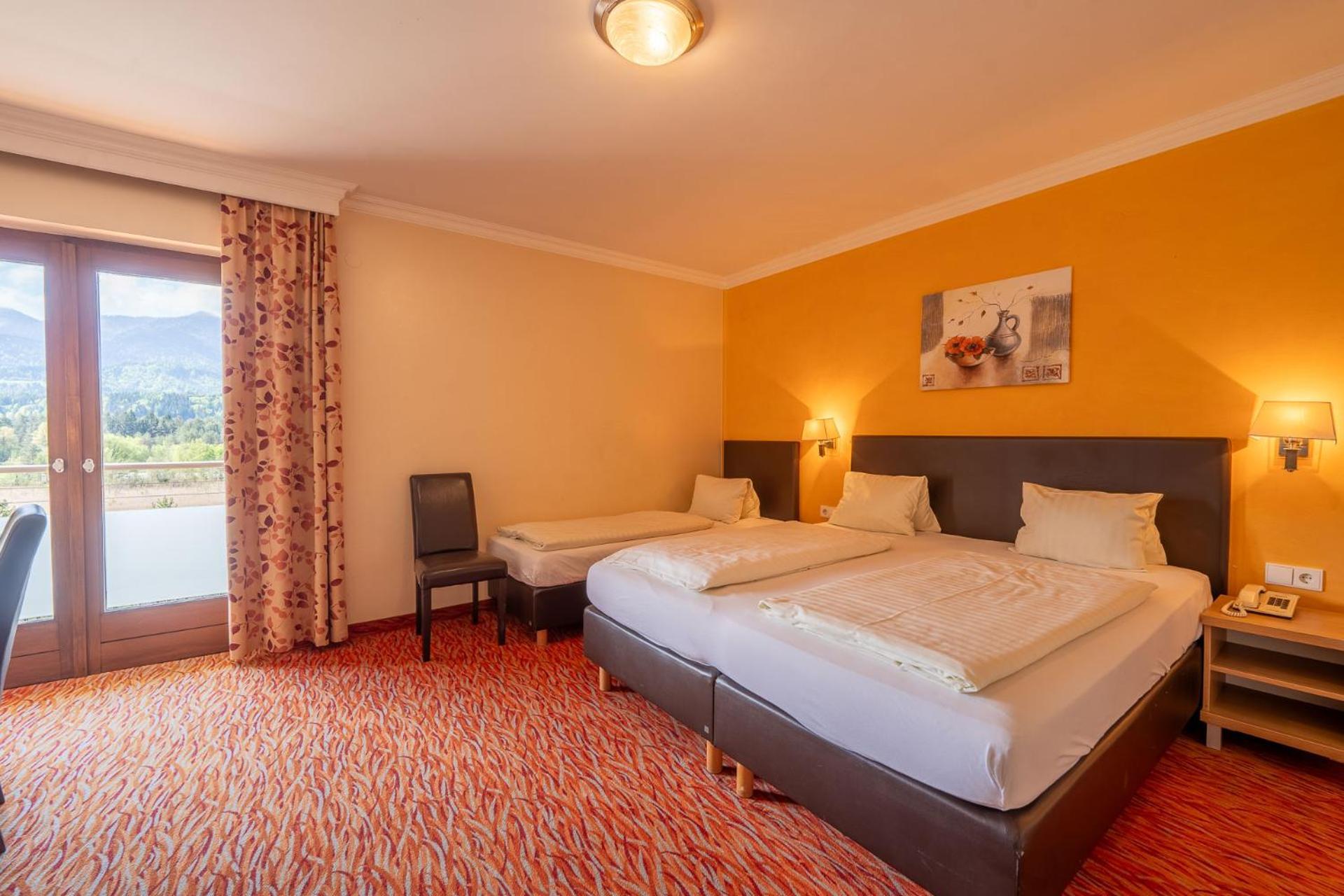 Vitalhotel Sonnblick วิลลาค ภายนอก รูปภาพ