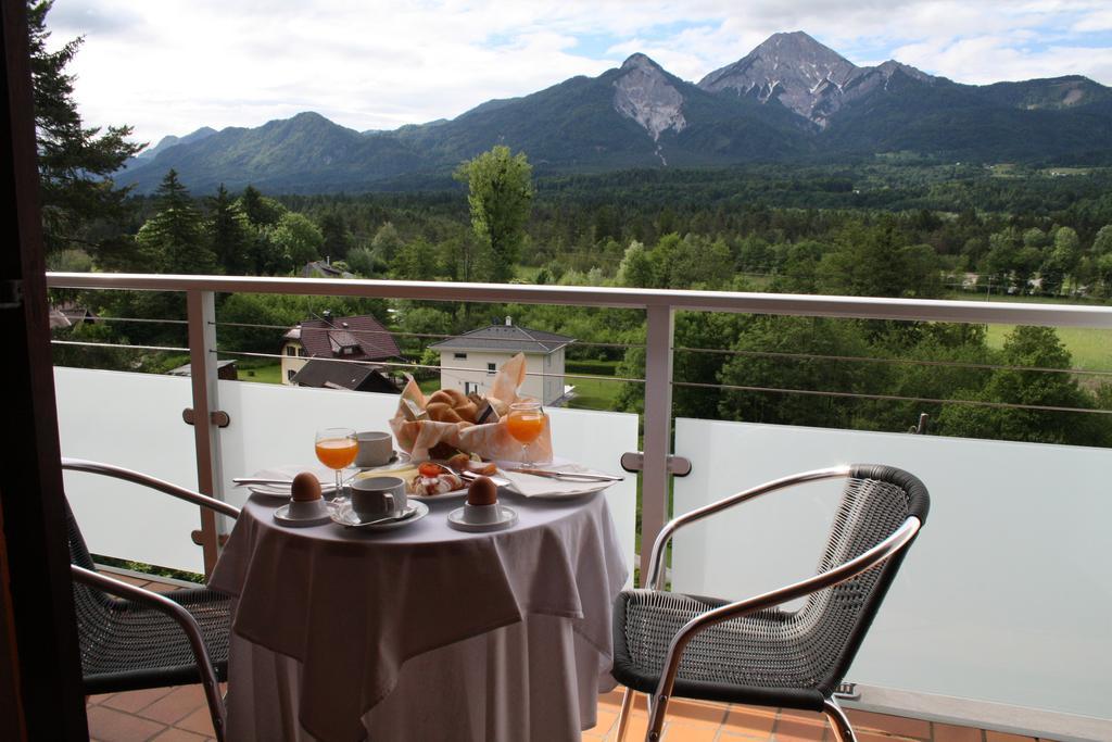 Vitalhotel Sonnblick วิลลาค ภายนอก รูปภาพ